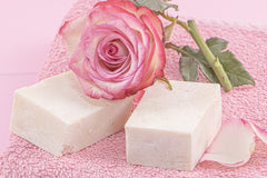 EXKLUSIV: Olivenölseife mit Rosen-Öl