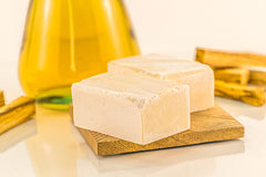 EXKLUSIV: Olivenölseife mit Sandelholz-Öl