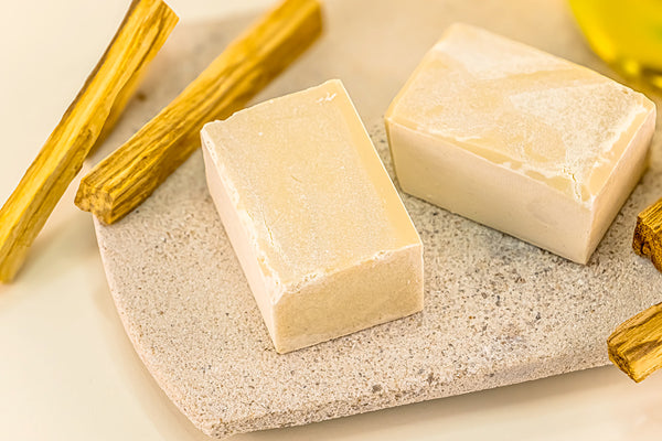 EXKLUSIV: Olivenölseife mit Sandelholz-Öl