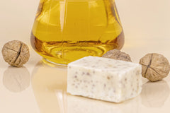 EXKLUSIV: Olivenölseife mit Wallnuss-Öl