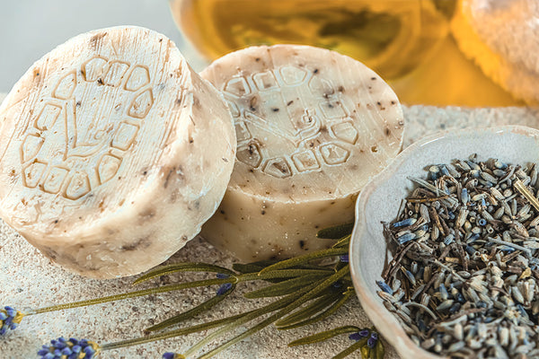 EDEL: Olivenölseife mit Lavendel-Öl