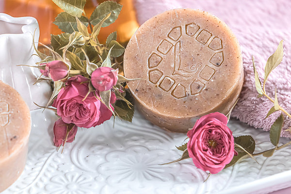 EDEL: Olivenölseife mit Rosen-Öl