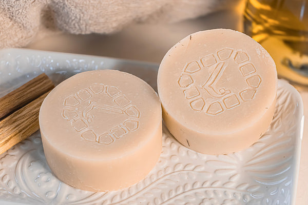 EDEL: Olivenölseife mit Sandelholz-Öl