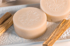 EDEL: Olivenölseife mit Sandelholz-Öl