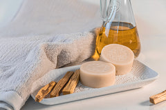 EDEL: Olivenölseife mit Sandelholz-Öl